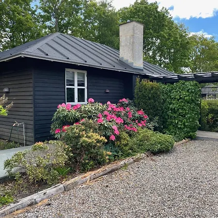 別荘 Aneks I Rolige Omgivelser-adgang Til Pool Og Sauna Avlum