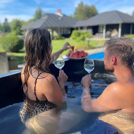 펜션 Aneks I Rolige Omgivelser-adgang Til Pool Og Sauna Avlum