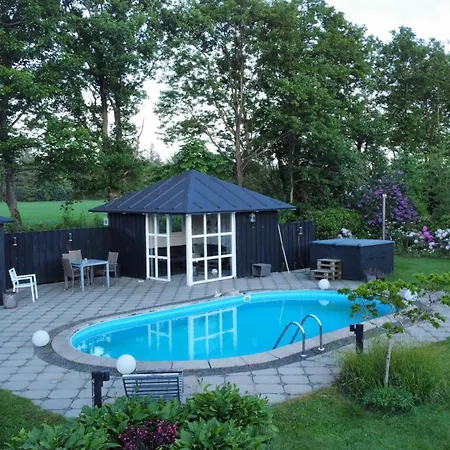 Aneks I Rolige Omgivelser-adgang Til Pool Og Sauna Avlum